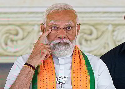 தேர்தலில் போட்டியிட மோடிக்கு தடைவிதிக்க கோரிய மனு தள்ளுபடி!