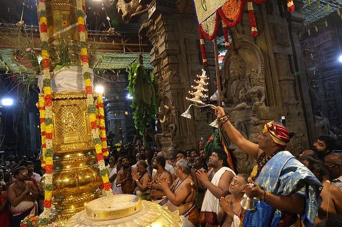 சித்திரை மாதத்தை சிறப்பிக்கக்கூடிய மதுரை மீனாட்சி அம்மன் கோவில் சித்திரை பெருவிழா.