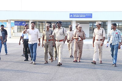 ஏப். 10-இல் பிரதமா் மோடி வேலூா் வருகை:விமான நிலையத்தில் மாவட்ட எஸ்.பி. ஆய்வு