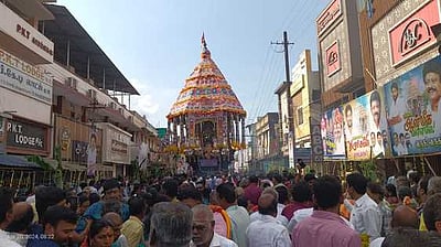 பிறவி மருந்தீசா் கோயில் சித்திரை தேரோட்டம்