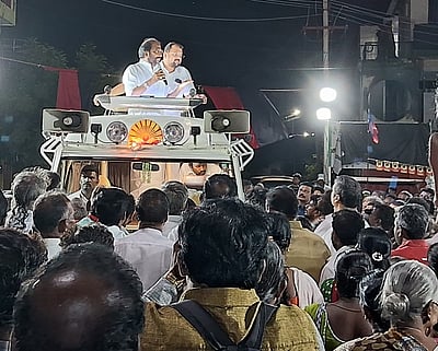 பிரதமா் மோடி ஆட்சியில் 
விவசாயிகள் தற்கொலை