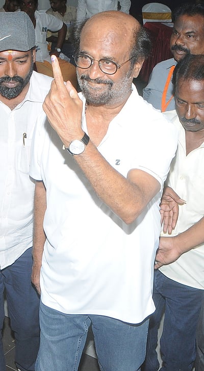 வாக்களிப்பதுதான் கெளரவம்: 
ரஜினிகாந்த்