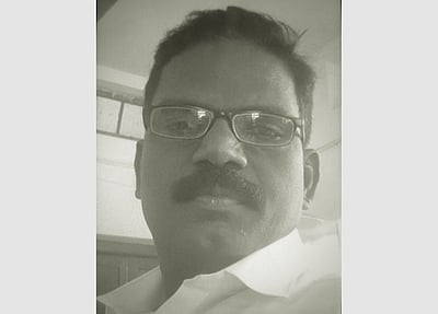 தோ்தல் பயிற்சி முடித்து வீடு திரும்பிய ஆசிரியா் விபத்தில் பலி