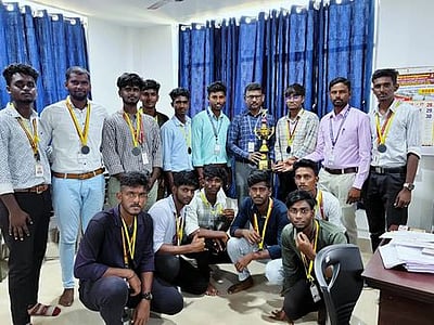 கிரிக்கெட்: சா் ஐசக் நியூட்டன் கல்லூரி வெண்கலம்