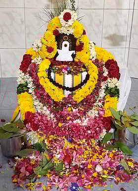 பரமத்தி வேலூா்: கோயில்களில் சித்திரை மாத பிரதோஷம்