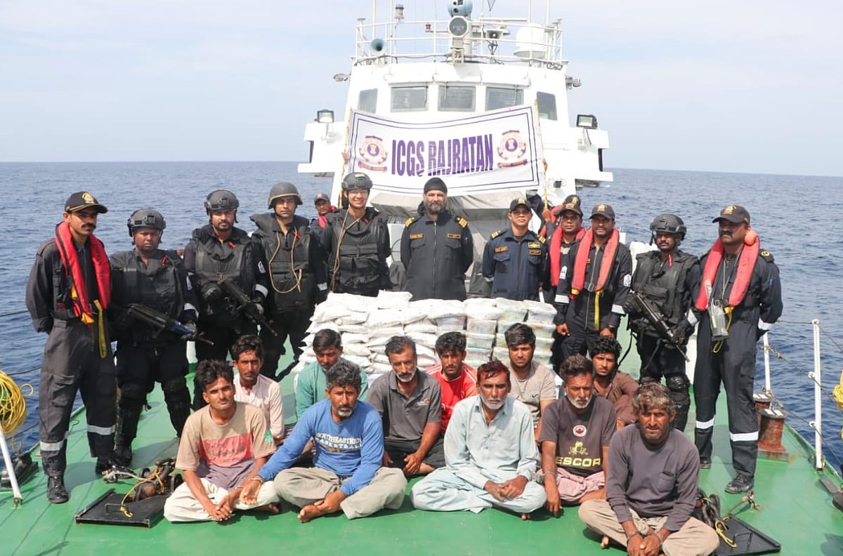 குஜராத்தில் ரூ.600 கோடி மதிப்பிலான போதைப் பொருளுடன் பாகிஸ்தான் படகு பறிமுதல்