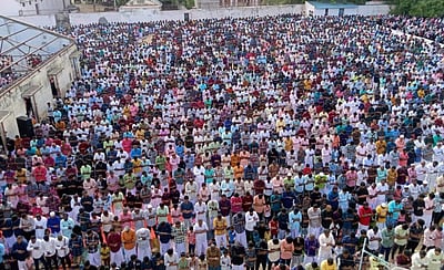 ரமலான்: தமிழ்நாடு முழுவதும் சிறப்புத் தொழுகையில் பங்கேற்ற இஸ்லாமியர்கள்!