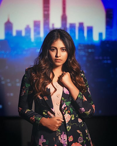 தெறிக்கும்... அஞ்சலி!