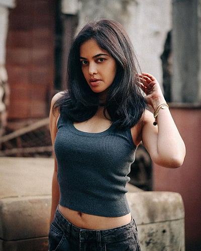 ’அம்மாடி’.. பிந்து மாதவி!