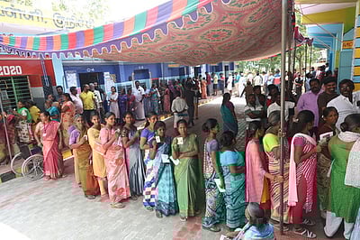 நெல்லையில் விறுவிறுப்பான வாக்குப்பதிவு