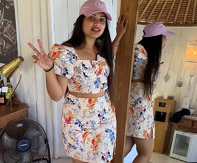 பிறந்தநாள் கொண்டாட்ட விடியோவை யூடியூபில் வெளியிட்ட எதிர்நீச்சல் நாயகி!