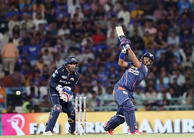 குஜராத் டைட்டன்ஸுக்கு 164 ரன்கள் இலக்கு!