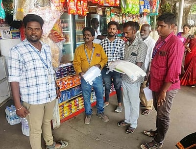 தடை செய்யப்பட்ட நெகிழி விற்பனை: இரு கடைகளுக்கு அபராதம்