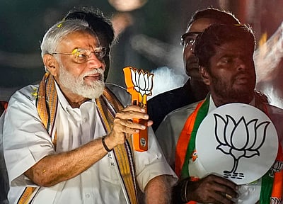 மோடியின் பேரணியில் விதிமீறல்: சென்னை போலீஸ் வழக்குப் பதிவு!