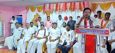 ராமேசுவரத்தில் திமுக கூட்டணி 
வேட்பாளா் வாக்கு சேகரிப்பு