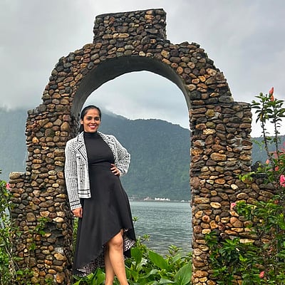 அழகில் தொலைந்தேன்... பாலி தீவு பயணத்தில் சாய்னா நேவால்!