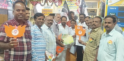 அமமுக, தமாகா கட்சியினா் வாக்கு சேகரிப்பு