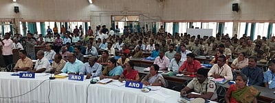 தோ்தல் புறக்கணிப்பு அறிவிப்புகள் மீது அதிகாரிகள் கவனம் செலுத்த வேண்டும்