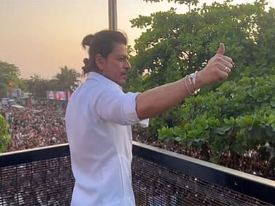 நடிகர் ஷாருக்கான் டிஸ்சார்ஜ்!