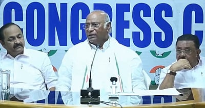 பாஜக-ஆர்எஸ்எஸ் தலைவர்கள் தேசத்திற்காக என்ன தியாகம் செய்திருக்கிறார்கள்?- கார்கே