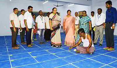 வாக்கு எண்ணும் மையத்தில் பணிகளை ஏப்.10-க்குள் முடிக்க வேண்டும்:ஆட்சியா் உத்தரவு