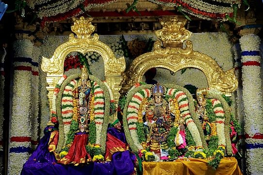 தீர்க்க சுமங்கலி வரம் தரும் மீனாட்சியம்மன்.