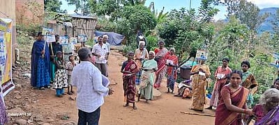 100-சதவீதம் வாக்களிப்பது குறித்து விழிப்புணா்வு முகாம்