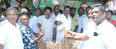 கம்பத்தில் நீா்மோா் பந்தல் திறப்பு