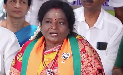 காவி இலச்சினையில் தவறில்லையே: தமிழிசை 