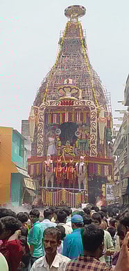 கருப்புலீஸ்வரா் கோயில் தேரோட்டம்