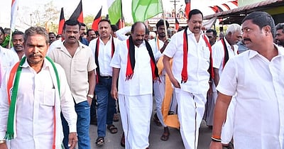 அரக்கோணம் தொகுதி உள்ள கிராமங்களில் திமுக வேட்பாளா்: எஸ்.ஜெகத்ரட்சகன் வாக்கு சேகரிப்பு