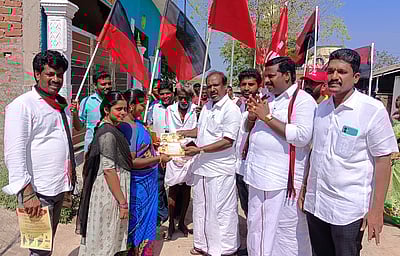 திமுகவினா் வாக்கு சேகரிப்பு