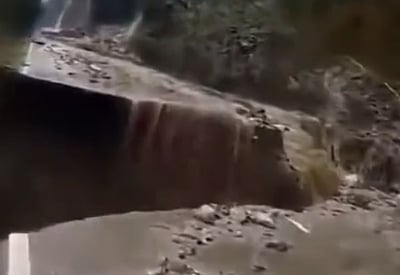 அருணாசலில் நிலச்சரிவு: தேசிய நெடுஞ்சாலை துண்டிப்பு