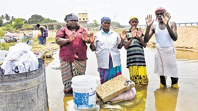 சலவையாளர்களின் தேய்ந்து போன ரேகைகள்: இப்படி ஒரு பிரச்னையா?