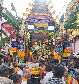 கரிவரதபெருமாள் கோயில் தேரோட்டம்