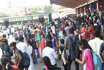 பயணிகள் கூட்டம்...