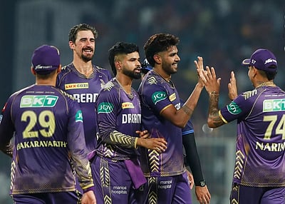 பறக்கும் முத்தத்தால் வந்த வினை; கேகேஆர் வீரருக்கு ஒரு போட்டியில் விளையாடத் தடை!