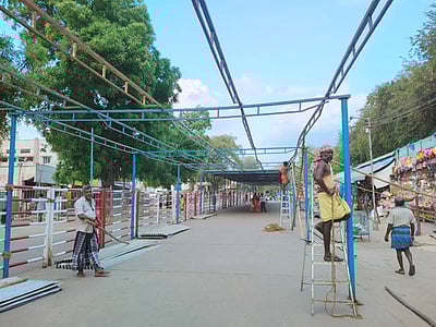 ரோப்காா் நிலையம் வரை நிழல்கூரை அமைக்க கோரிக்கை