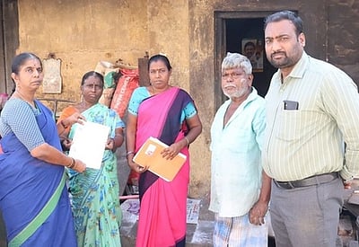 பூத் சிலிப் விநியோகம்