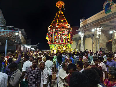 மரத்தேரில் திருத்தணி முருகப் பெருமான் மாட வீதி உலா