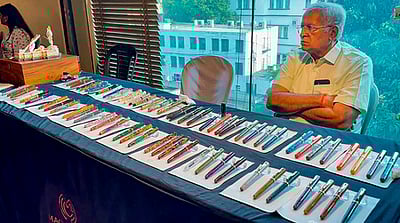 பெங்கால் மண்ணில் பேனா திருவிழா!