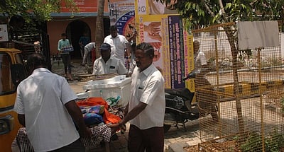 சித்ரா பெளா்ணமி: கிரிவலப் பாதையில் ஆக்கிரமிப்புகள் அகற்றும் பணி தீவிரம்