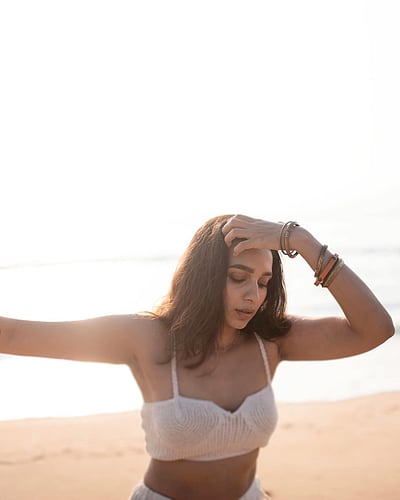 ஏகாந்தம்... சஞ்சனா நடராஜன்!