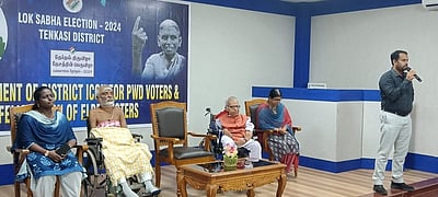 தென்காசி மாவட்டத்தில்  8,915 மாற்றுத்திறனாளி வாக்காளா்கள்