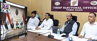 தமிழகத்தில் வாக்குப் பதிவு ஏற்பாடுகள்: இந்திய தோ்தல் ஆணையம் ஆலோசனை