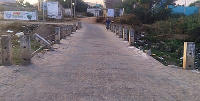 சேதமடைந்த செய்யாற்று தரைப்பாலம்: விபத்து அபாயம்