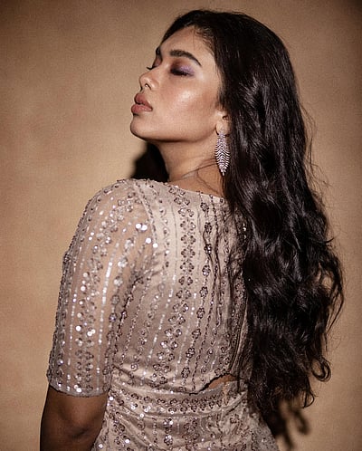 ஒளியிலே தெரிவது.. 