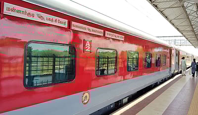 ரயில்களில் கட்டணமின்றி பயணம்: ஒரே நாளில் ரூ.3.5 லட்சம் அபராதம்