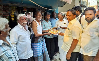 திமுகவினா் வாக்கு சேகரிப்பு...