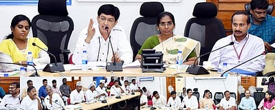 முதல் நாளில் 3.25 லட்சம் பேருக்கு ‘பூத் ஸ்லிப்’ விநியோகம்: 
மாவட்ட தோ்தல் அலுவலா் ஜெ.ராதாகிருஷ்ணன்